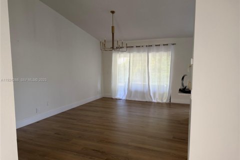 Casa en venta en Lauderhill, Florida, 3 dormitorios, 148.09 m2 № 1982737 - foto 10