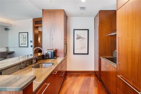 Condominio en alquiler en Bal Harbour, Florida, 1 dormitorio, 106.56 m2 № 2076835 - foto 8