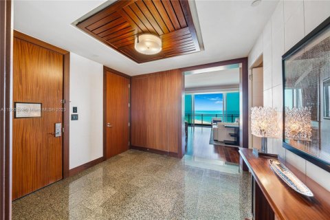 Condominio en alquiler en Bal Harbour, Florida, 1 dormitorio, 106.56 m2 № 2076835 - foto 18