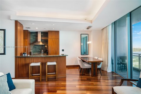 Condominio en alquiler en Bal Harbour, Florida, 1 dormitorio, 106.56 m2 № 2076835 - foto 5