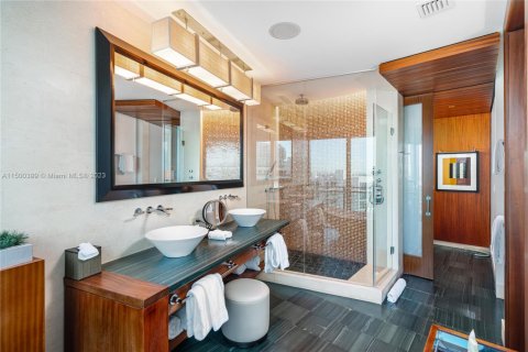 Condominio en alquiler en Bal Harbour, Florida, 1 dormitorio, 106.56 m2 № 2076835 - foto 25