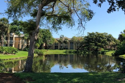 Copropriété à vendre à Coral Springs, Floride: 2 chambres, 92.9 m2 № 2180613 - photo 4