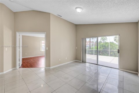 House in Pembroke Pines, Florida 4 bedrooms, 194.35 sq.m. № 1695708 - photo 20