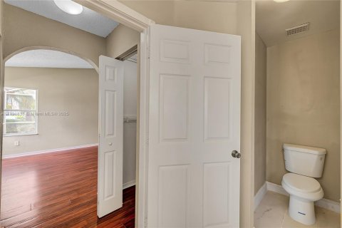 House in Pembroke Pines, Florida 4 bedrooms, 194.35 sq.m. № 1695708 - photo 30