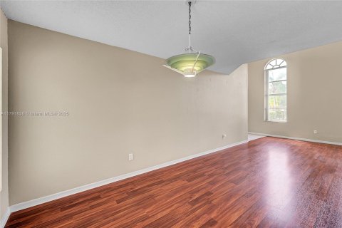 House in Pembroke Pines, Florida 4 bedrooms, 194.35 sq.m. № 1695708 - photo 16