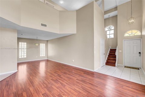 House in Pembroke Pines, Florida 4 bedrooms, 194.35 sq.m. № 1695708 - photo 15