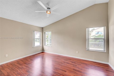House in Pembroke Pines, Florida 4 bedrooms, 194.35 sq.m. № 1695708 - photo 24