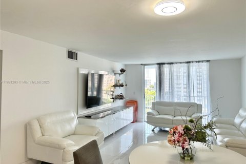 Copropriété à louer à North Miami Beach, Floride: 2 chambres, 100.8 m2 № 1974153 - photo 22