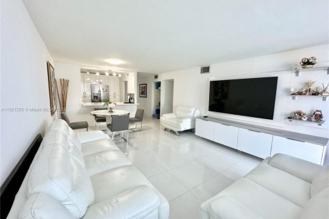 Copropriété à louer à North Miami Beach, Floride: 2 chambres, 100.8 m2 № 1974153 - photo 27