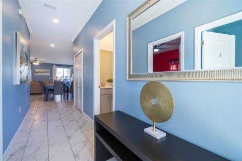 Touwnhouse à vendre à Kissimmee, Floride: 5 chambres, 201.41 m2 № 1870943 - photo 2
