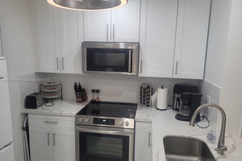 Condominio en venta en Hallandale Beach, Florida, 1 dormitorio, 71.53 m2 № 1756925 - foto 4