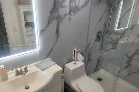 Condominio en venta en Hallandale Beach, Florida, 1 dormitorio, 71.53 m2 № 1756925 - foto 10