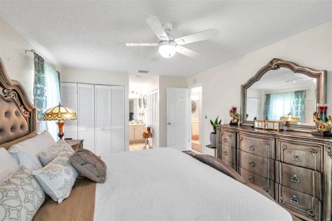 House in Saint Petersburg, Florida 2 bedrooms, 109.62 sq.m. № 1829291 - photo 26