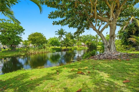 Casa en alquiler en Pembroke Pines, Florida, 3 dormitorios, 143.81 m2 № 2074591 - foto 26