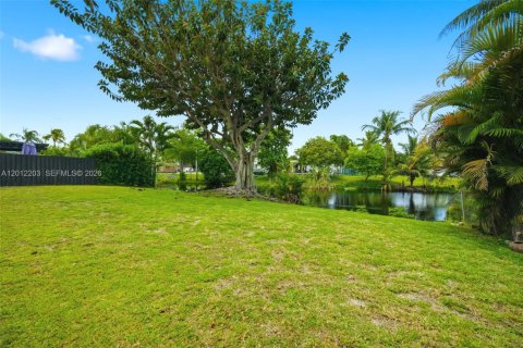 Casa en alquiler en Pembroke Pines, Florida, 3 dormitorios, 143.81 m2 № 2074591 - foto 23
