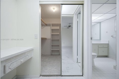 Casa en alquiler en Pembroke Pines, Florida, 3 dormitorios, 143.81 m2 № 2074591 - foto 11