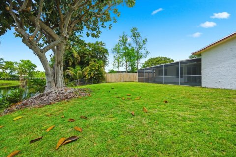Casa en alquiler en Pembroke Pines, Florida, 3 dormitorios, 143.81 m2 № 2074591 - foto 24