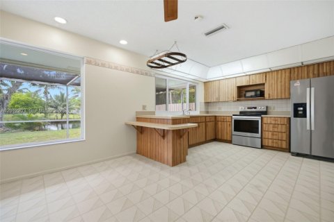 Casa en alquiler en Pembroke Pines, Florida, 3 dormitorios, 143.81 m2 № 2074591 - foto 5