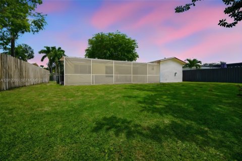 Casa en alquiler en Pembroke Pines, Florida, 3 dormitorios, 143.81 m2 № 2074591 - foto 29