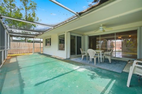 Casa en alquiler en Pembroke Pines, Florida, 3 dormitorios, 143.81 m2 № 2074591 - foto 21