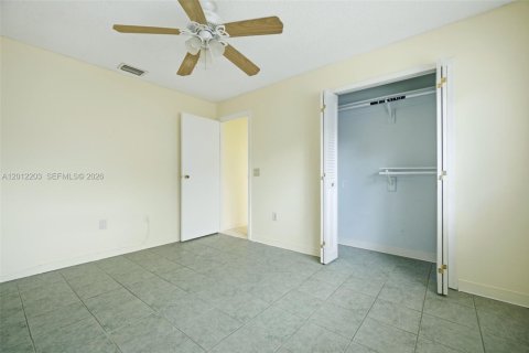 Casa en alquiler en Pembroke Pines, Florida, 3 dormitorios, 143.81 m2 № 2074591 - foto 13