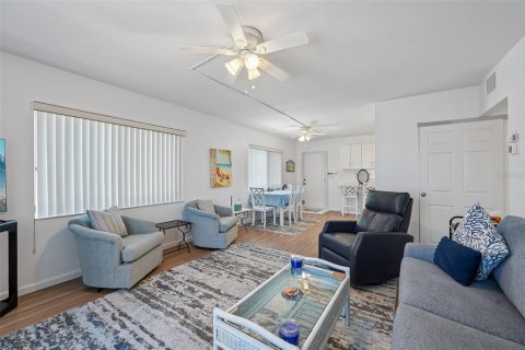 Condominio en venta en Bradenton Beach, Florida, 2 dormitorios, 80.27 m2 № 2198639 - foto 6