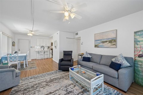 Condominio en venta en Bradenton Beach, Florida, 2 dormitorios, 80.27 m2 № 2198639 - foto 7