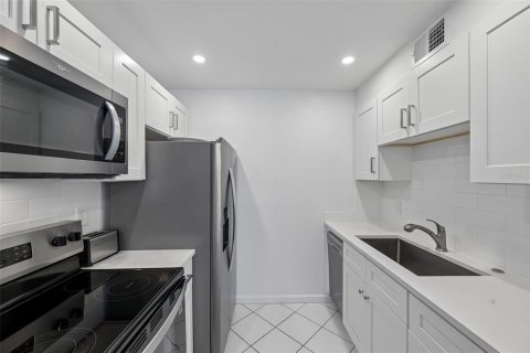 Condominio en venta en Bradenton Beach, Florida, 2 dormitorios, 80.27 m2 № 2198639 - foto 12