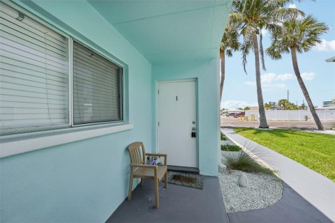 Condominio en venta en Bradenton Beach, Florida, 2 dormitorios, 80.27 m2 № 2198639 - foto 3
