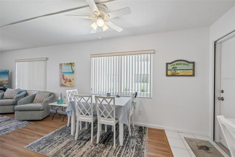 Condominio en venta en Bradenton Beach, Florida, 2 dormitorios, 80.27 m2 № 2198639 - foto 8