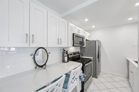 Condominio en venta en Bradenton Beach, Florida, 2 dormitorios, 80.27 m2 № 2198639 - foto 10