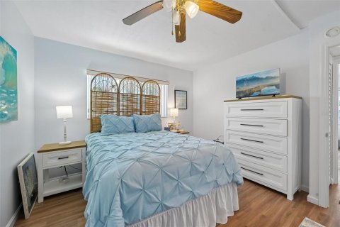 Condominio en venta en Bradenton Beach, Florida, 2 dormitorios, 80.27 m2 № 2198639 - foto 19