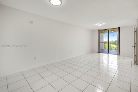 Condo in Miami, Florida, 1 bedroom  № 2179239 - photo 3
