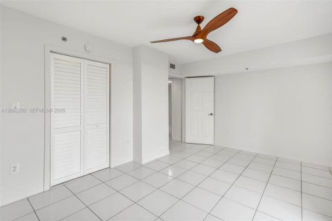 Condo in Miami, Florida, 1 bedroom  № 2179239 - photo 14