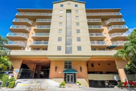 Condo in Miami, Florida, 1 bedroom  № 2179239 - photo 21