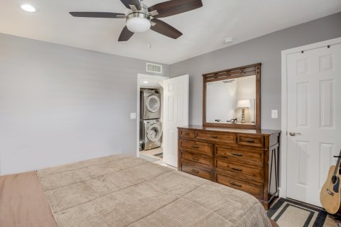 Townhouse in Lake Worth, Florida 3 bedrooms, 139.54 sq.m. № 1014281 - photo 1