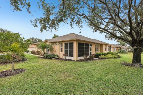 Condo in Sun City Center, Florida, 2 bedrooms  № 1510625 - photo 25