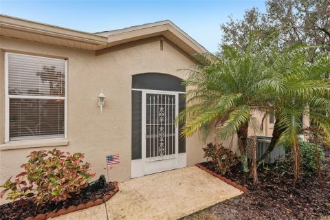 Condo in Sun City Center, Florida, 2 bedrooms  № 1510625 - photo 2