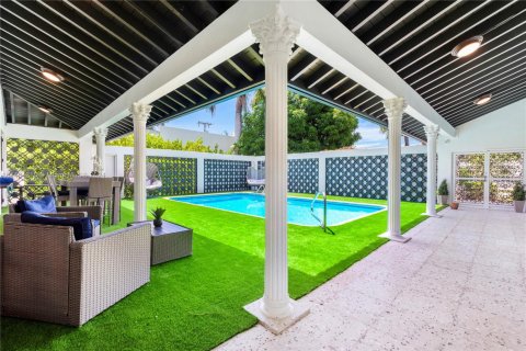 Casa en venta en Hallandale Beach, Florida, 7 dormitorios, 344.11 m2 № 1694372 - foto 4