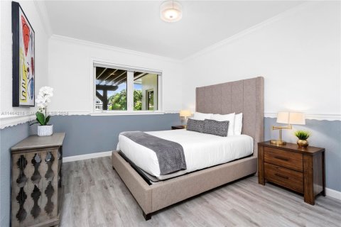 Casa en venta en Hallandale Beach, Florida, 7 dormitorios, 344.11 m2 № 1694372 - foto 17