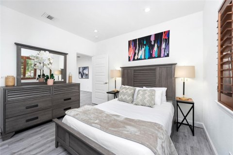 Casa en venta en Hallandale Beach, Florida, 7 dormitorios, 344.11 m2 № 1694372 - foto 24