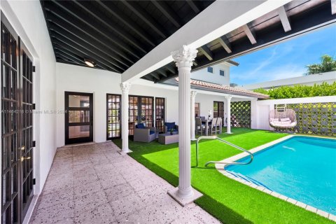 Casa en venta en Hallandale Beach, Florida, 7 dormitorios, 344.11 m2 № 1694372 - foto 6