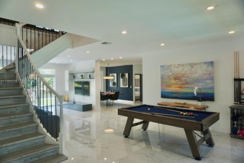 Casa en venta en Hallandale Beach, Florida, 7 dormitorios, 344.11 m2 № 1694372 - foto 26