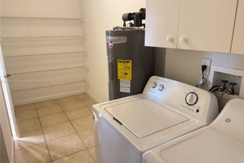 Villa ou maison à louer à Doral, Floride: 3 chambres, 195.47 m2 № 2013684 - photo 26