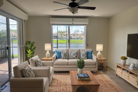 Villa ou maison à louer à Doral, Floride: 3 chambres, 195.47 m2 № 2013684 - photo 15