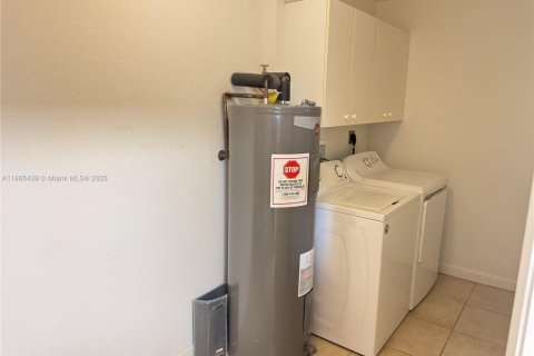 Villa ou maison à louer à Doral, Floride: 3 chambres, 195.47 m2 № 2013684 - photo 25