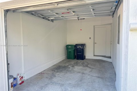 Villa ou maison à louer à Doral, Floride: 3 chambres, 195.47 m2 № 2013684 - photo 28