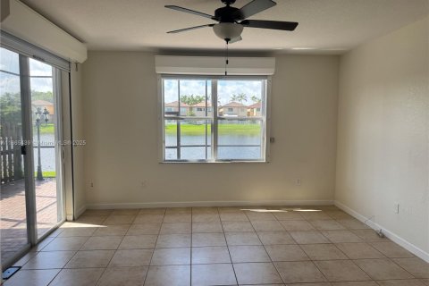 Villa ou maison à louer à Doral, Floride: 3 chambres, 195.47 m2 № 2013684 - photo 16