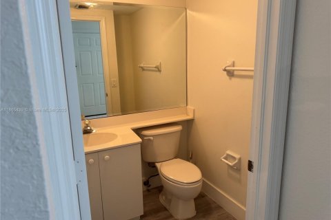 Villa ou maison à louer à Doral, Floride: 3 chambres, 195.47 m2 № 2013684 - photo 8