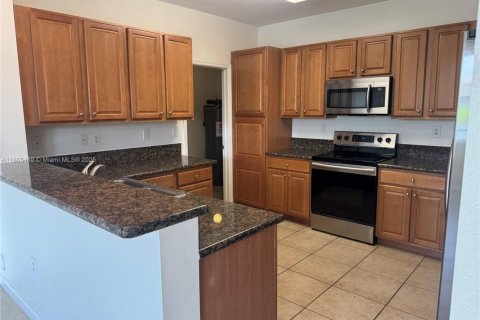 Villa ou maison à louer à Doral, Floride: 3 chambres, 195.47 m2 № 2013684 - photo 19